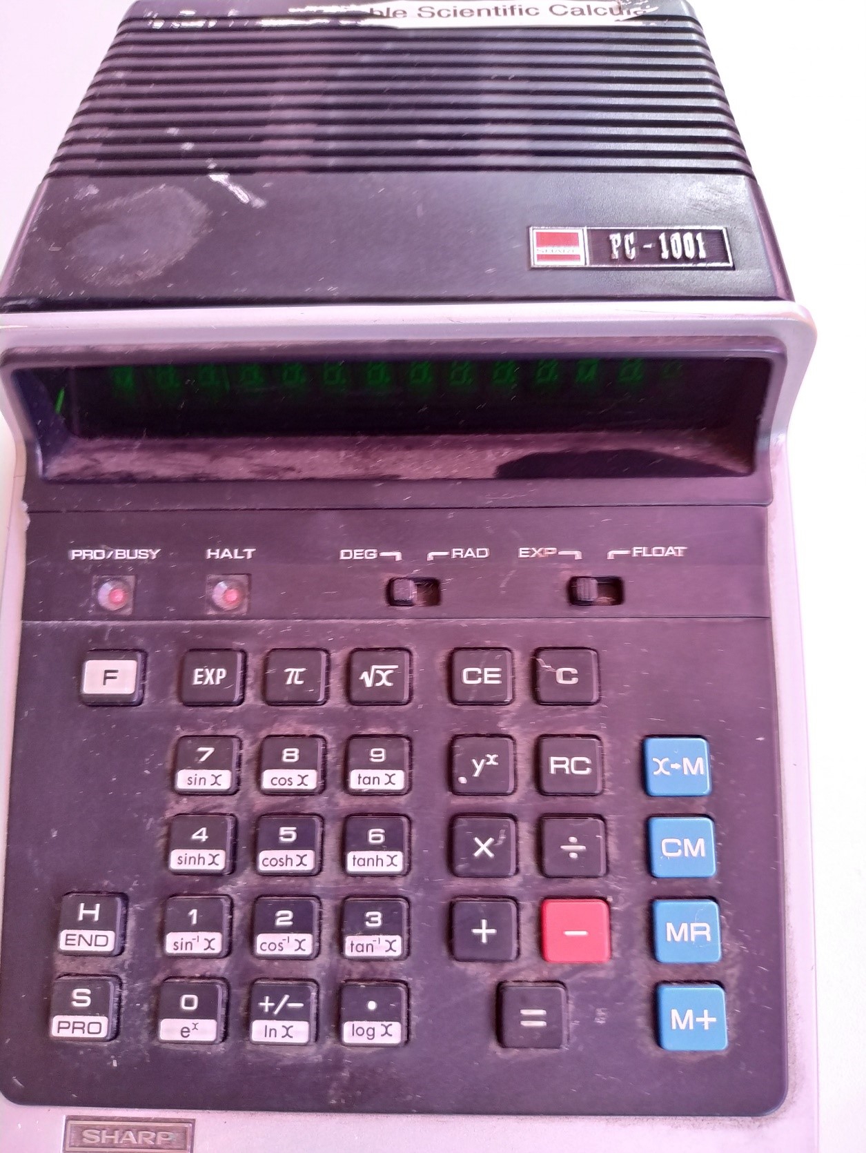 Calculadora Sharp PC-1001